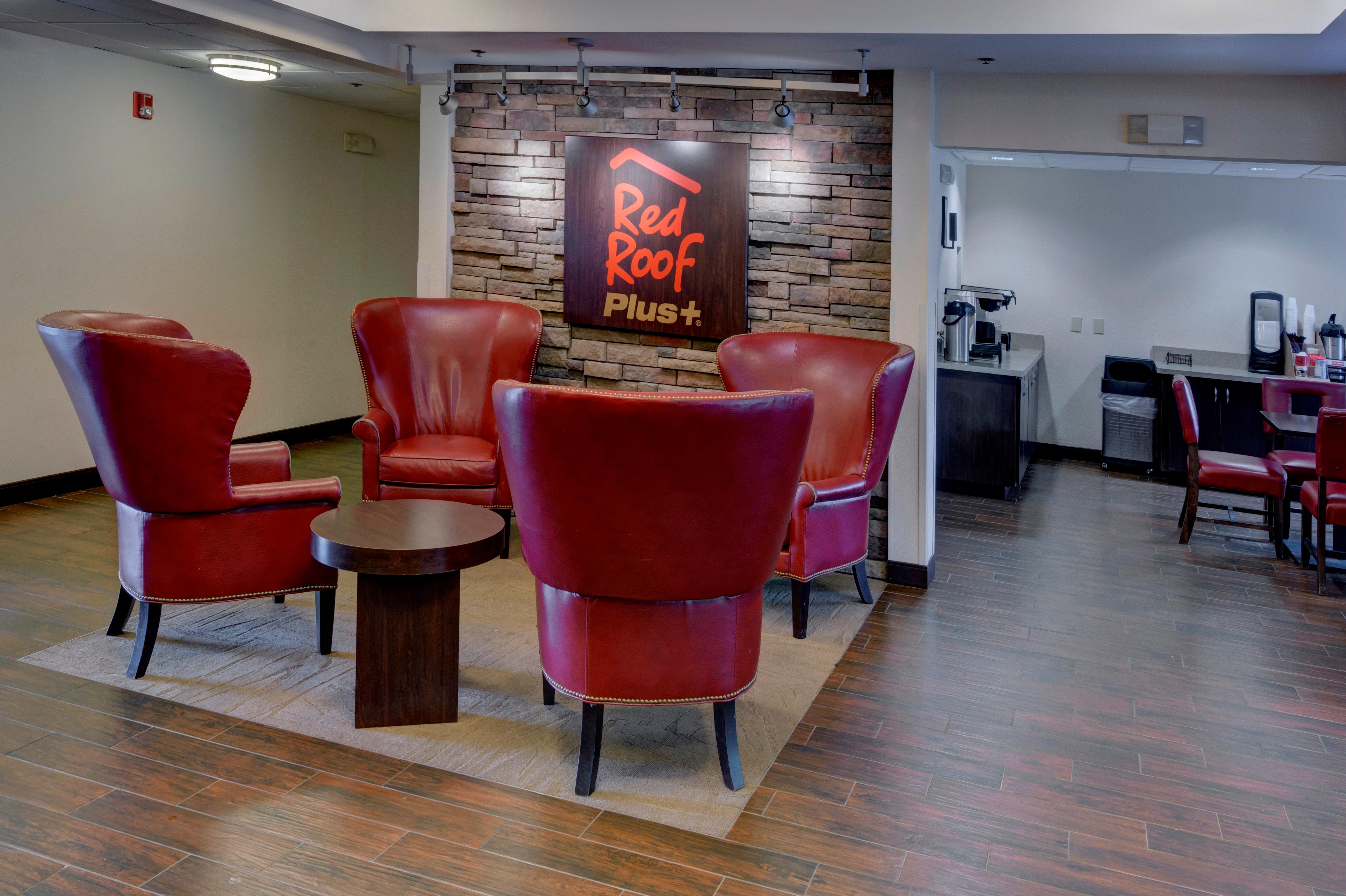 Red Roof Inn Plus Raleigh Downtown Ncsu Conv Center מראה חיצוני תמונה