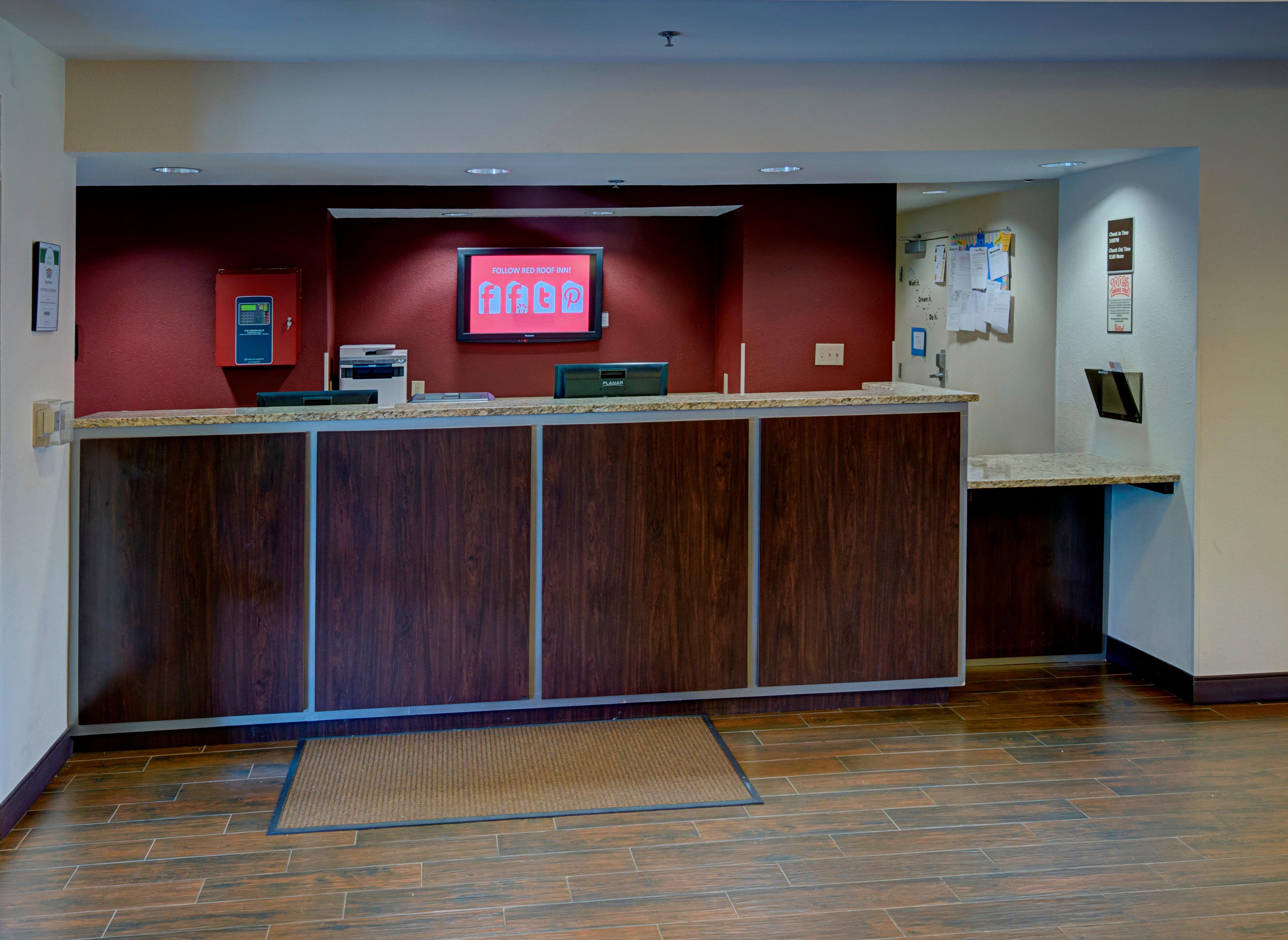 Red Roof Inn Plus Raleigh Downtown Ncsu Conv Center מראה חיצוני תמונה