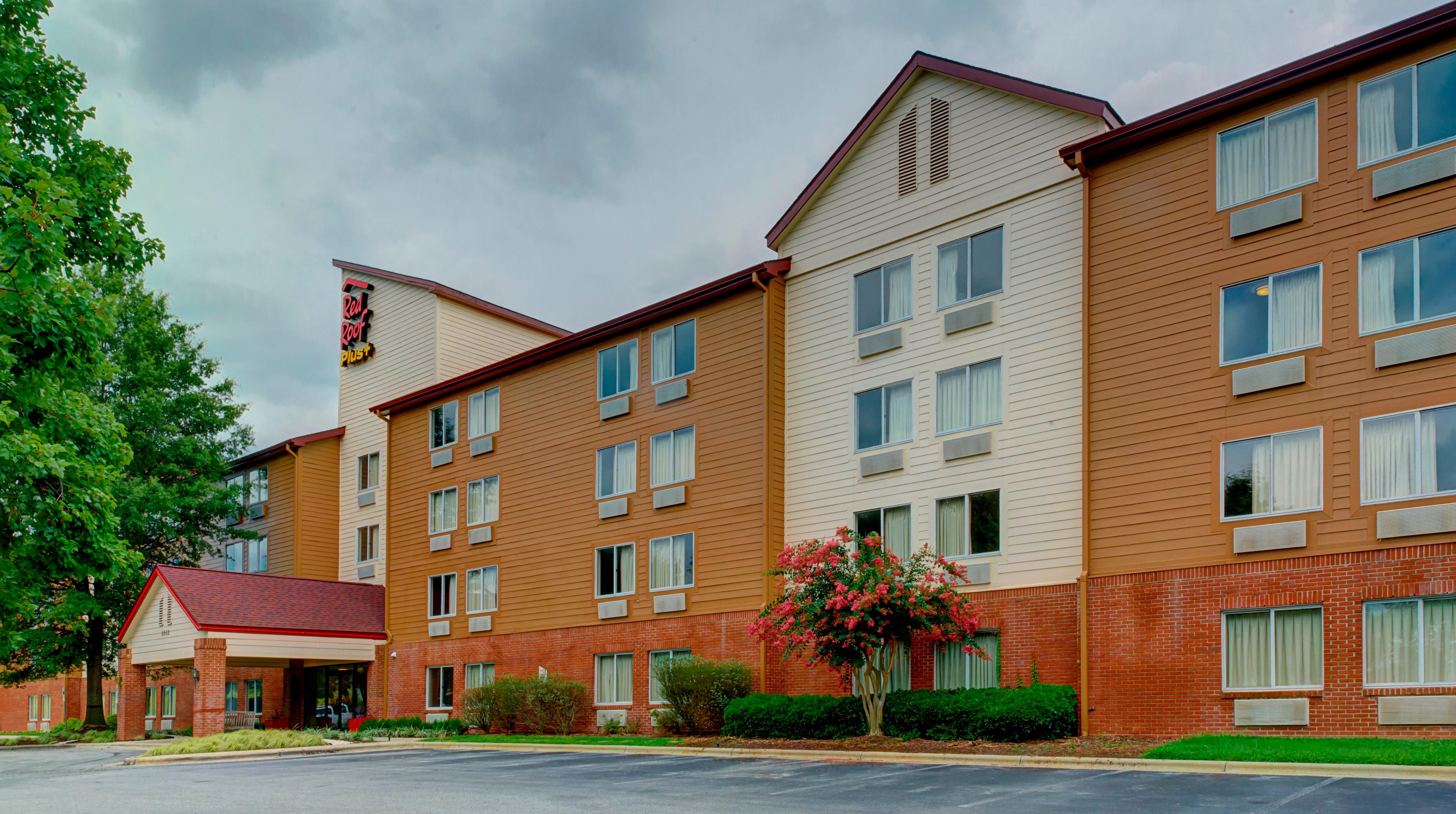 Red Roof Inn Plus Raleigh Downtown Ncsu Conv Center מראה חיצוני תמונה