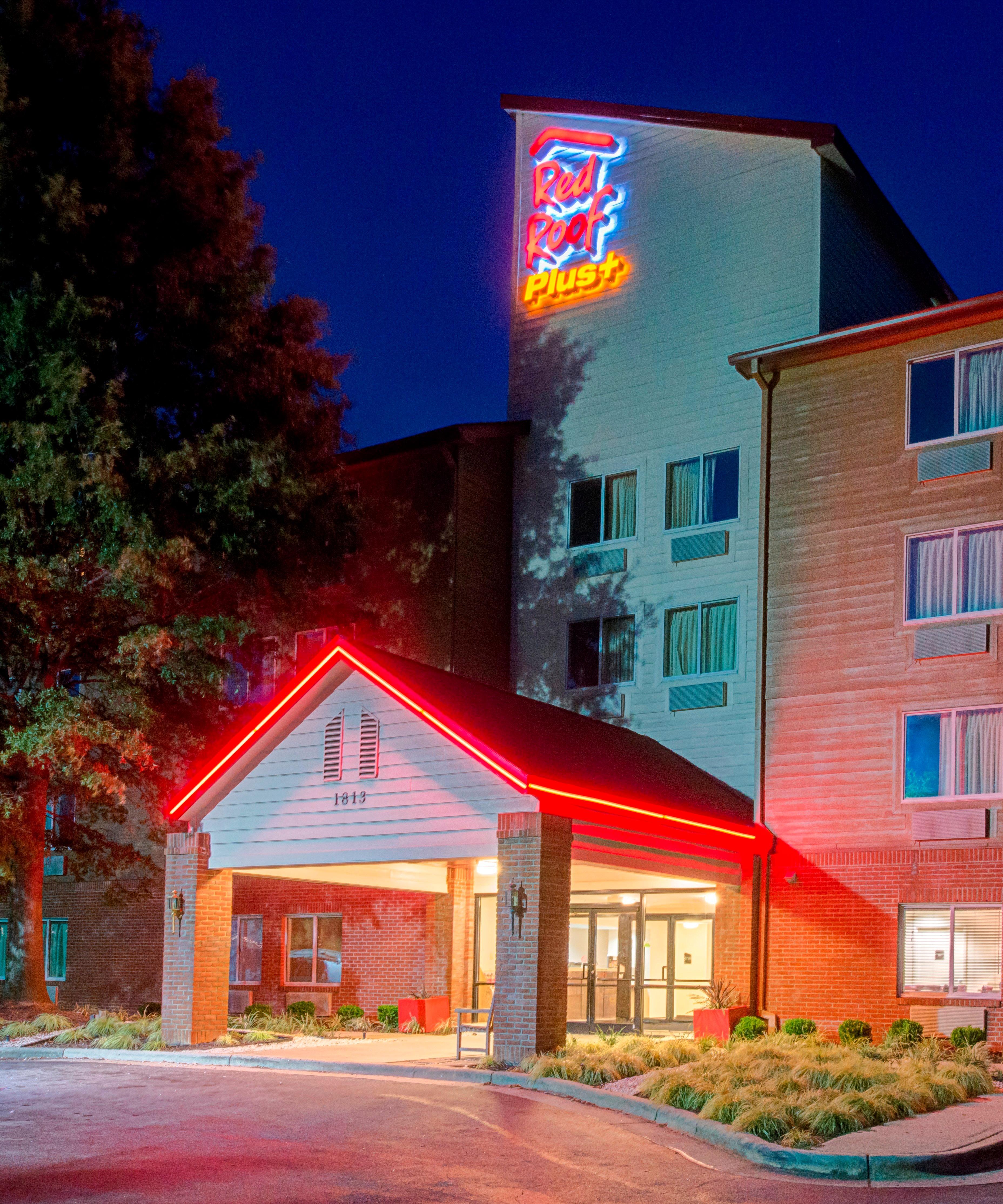 Red Roof Inn Plus Raleigh Downtown Ncsu Conv Center מראה חיצוני תמונה