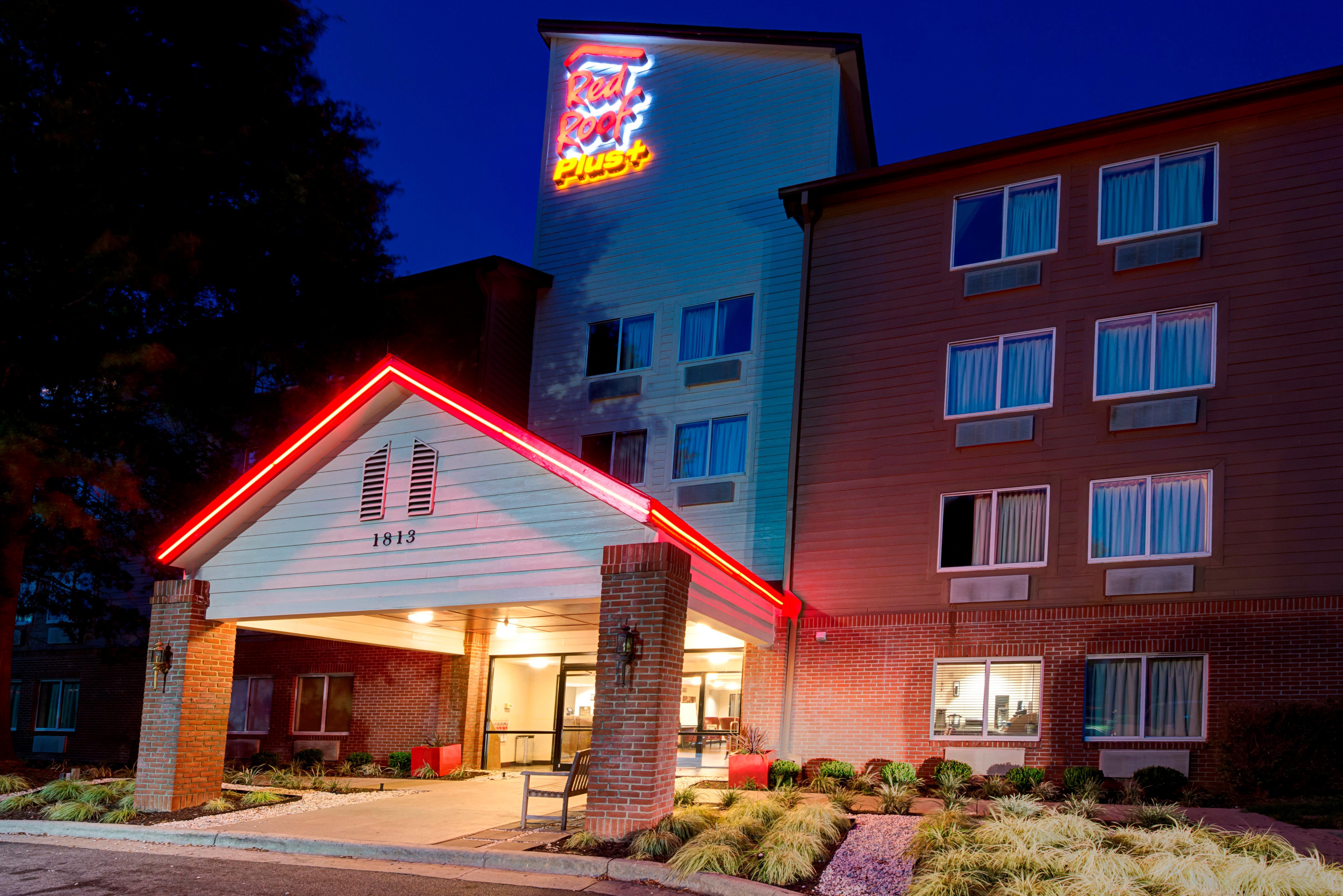 Red Roof Inn Plus Raleigh Downtown Ncsu Conv Center מראה חיצוני תמונה