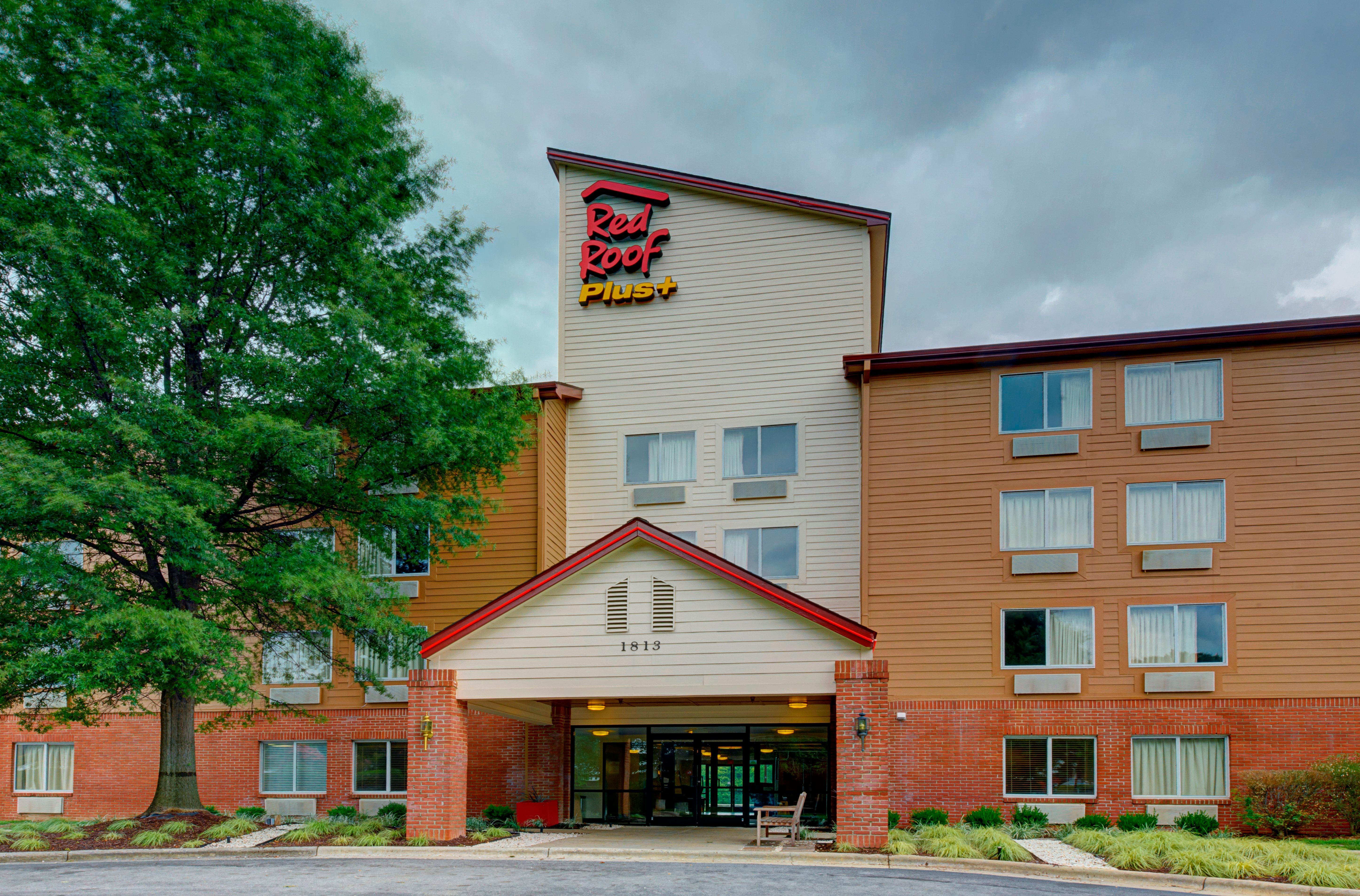 Red Roof Inn Plus Raleigh Downtown Ncsu Conv Center מראה חיצוני תמונה